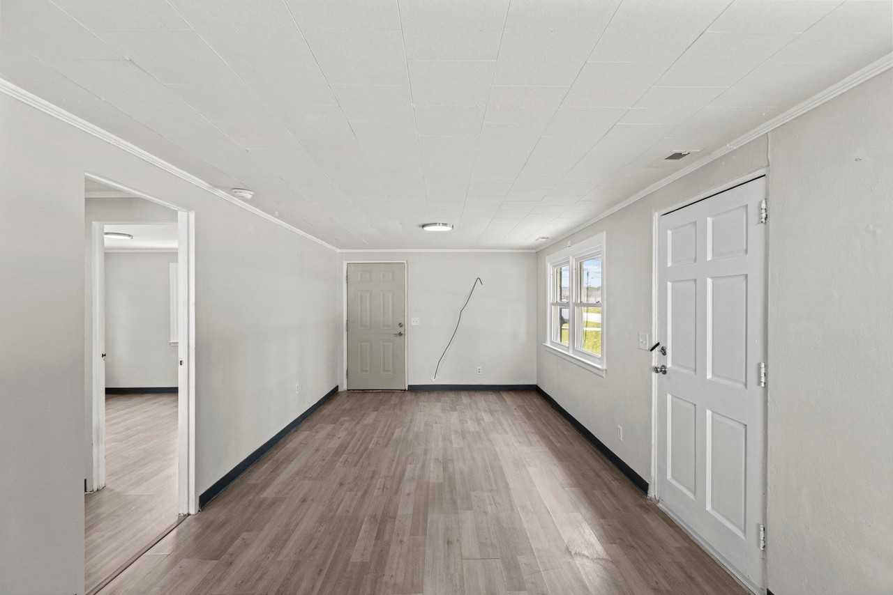 33 Sophia Dr - Photo 7 of 16