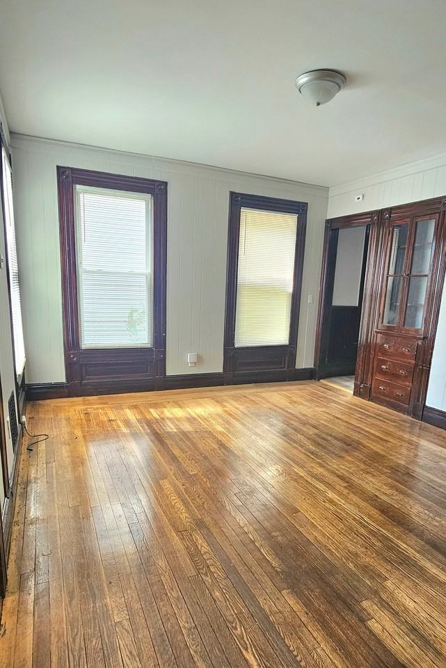 624 Dixwell Ave #1 - Photo 4 of 11