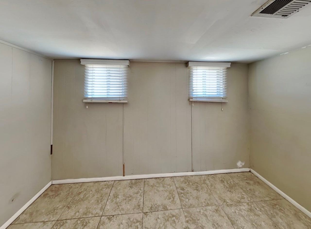 5317 W Windsor Ave - Photo 3 of 12