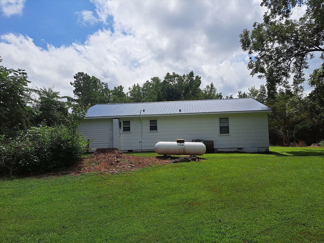 136 Dowtin St - Photo 3 of 18