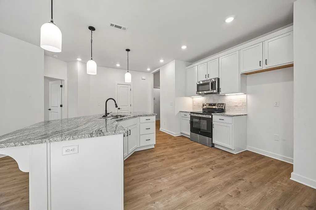 1 Boswell Dr - Photo 6 of 20