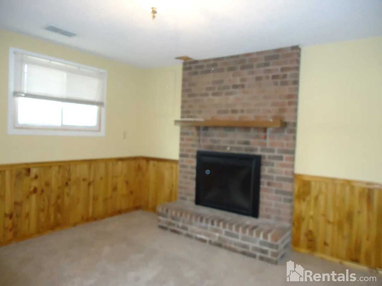 15645 Hallmark Path - Photo 5 of 10