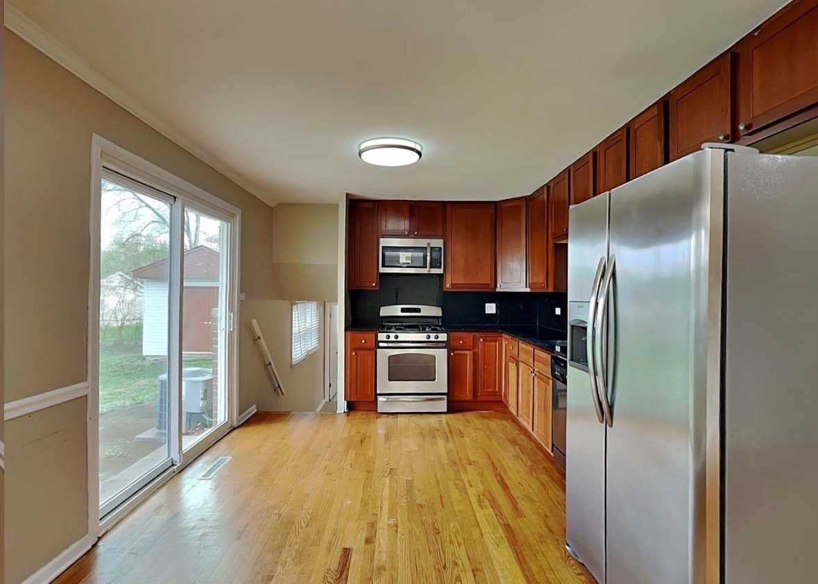 315 Grant Ave #17 - Photo 6 of 9