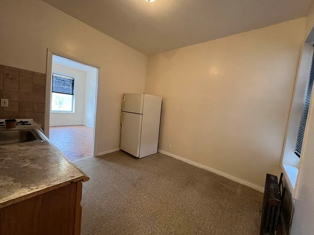 602 New Lots Ave #2 - Photo 2 of 7