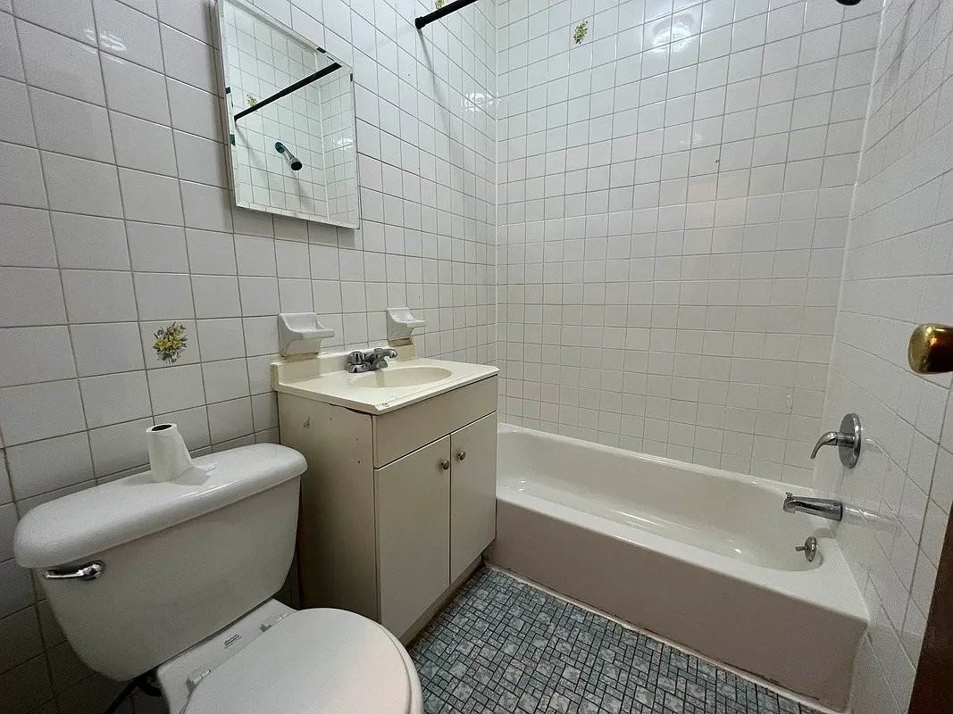 602 New Lots Ave #2 - Photo 6 of 7