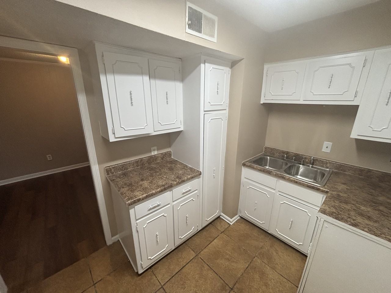 4781 Townhouse Way - Photo 4 of 25