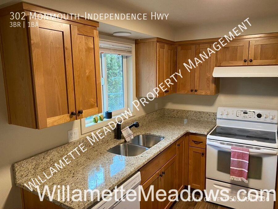 302 Monmouth Independence Hwy - Photo 6 of 18