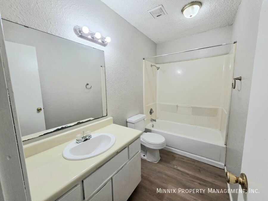 3007 W Louisiana Ave #04 - Photo 7 of 9