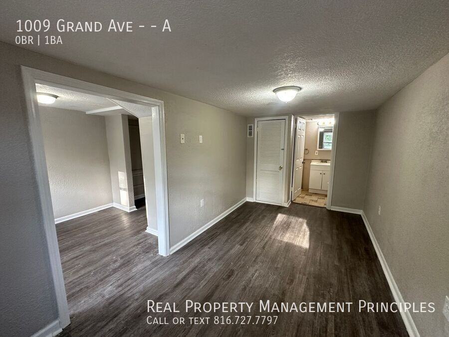 1009 Grand Ave #A - Photo 2 of 4