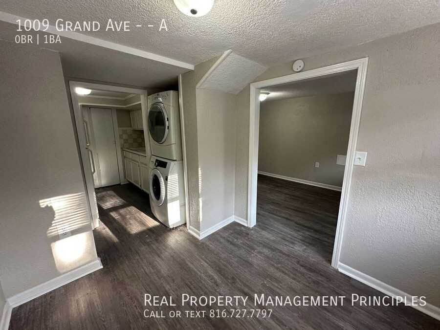 1009 Grand Ave #A - Photo 4 of 4