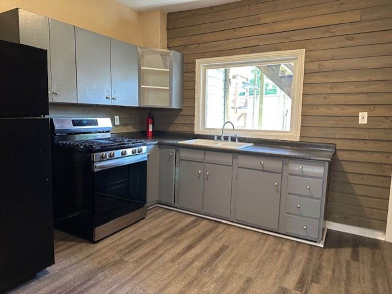 535 S 19th St #1 - Photo 4 of 10