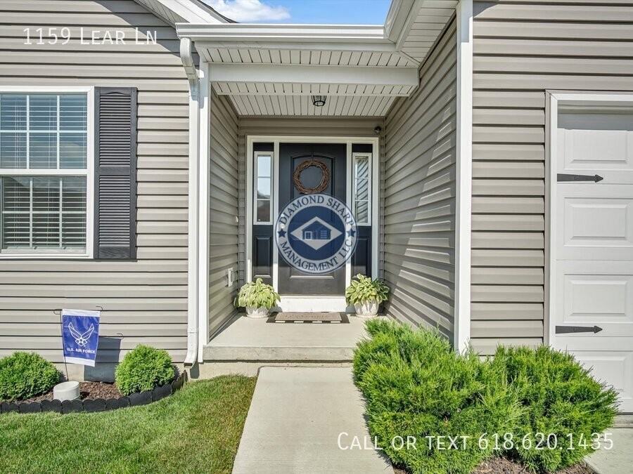 1159 Lear Ln - Photo 2 of 21