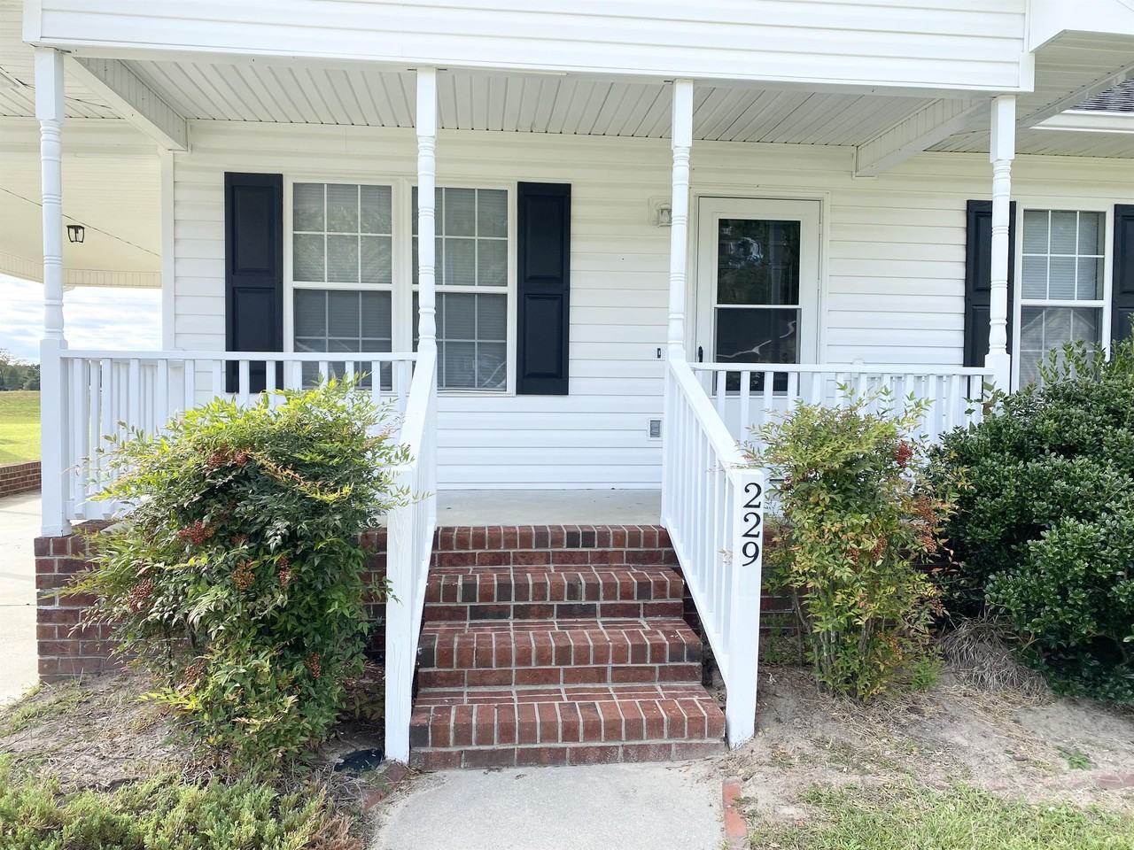 229 Olive Branch Blvd - Photo 3 of 14