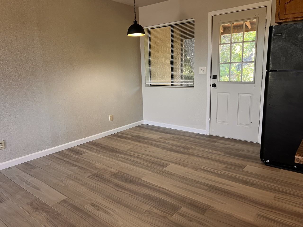 1101 S Avenue C #F - Photo 4 of 18