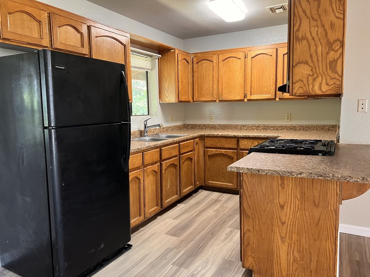 1101 S Avenue C #F - Photo 5 of 18