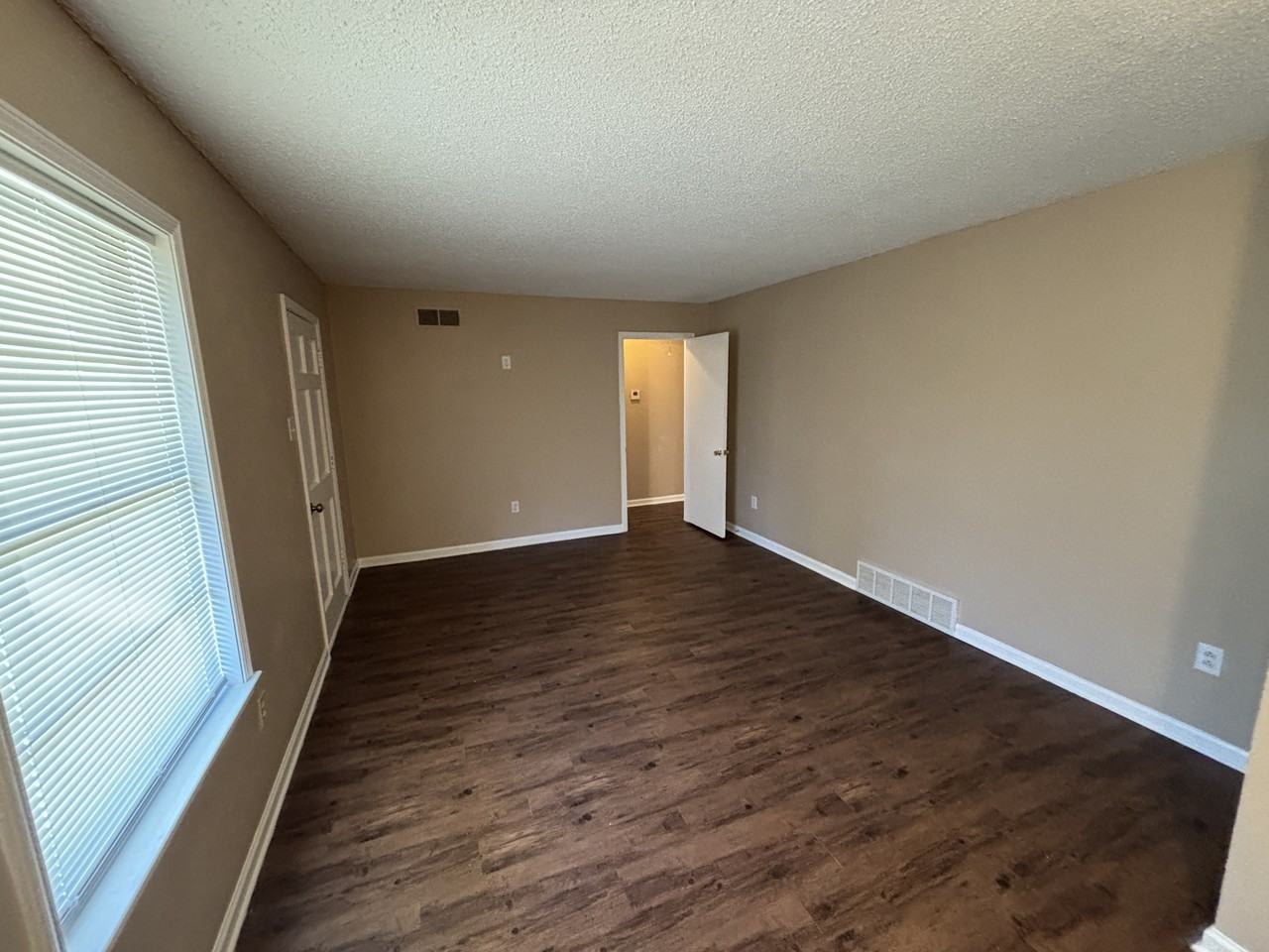 6810 Sycamore Hill Drive - Photo 7 of 24