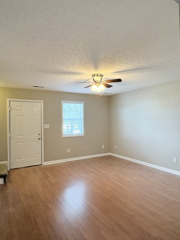 3259 Spring Hollow Ave #A - Photo 2 of 16