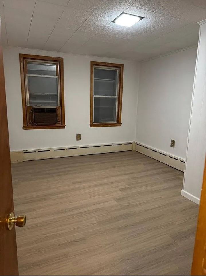 331 New Castle St #NA - Photo 7 of 12