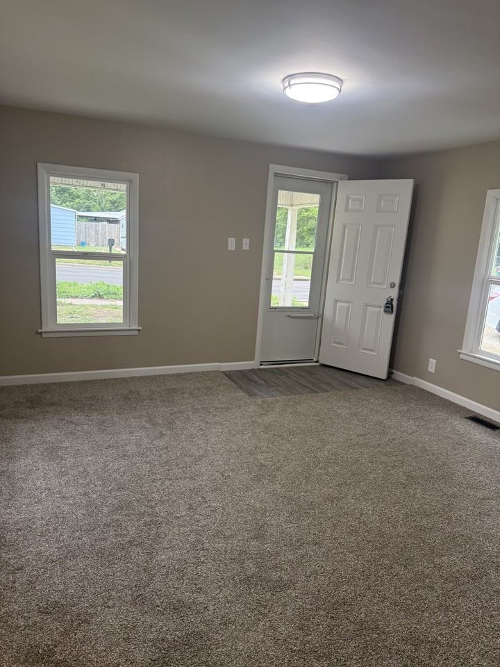 417 W Kansas Ave #NA - Photo 3 of 17