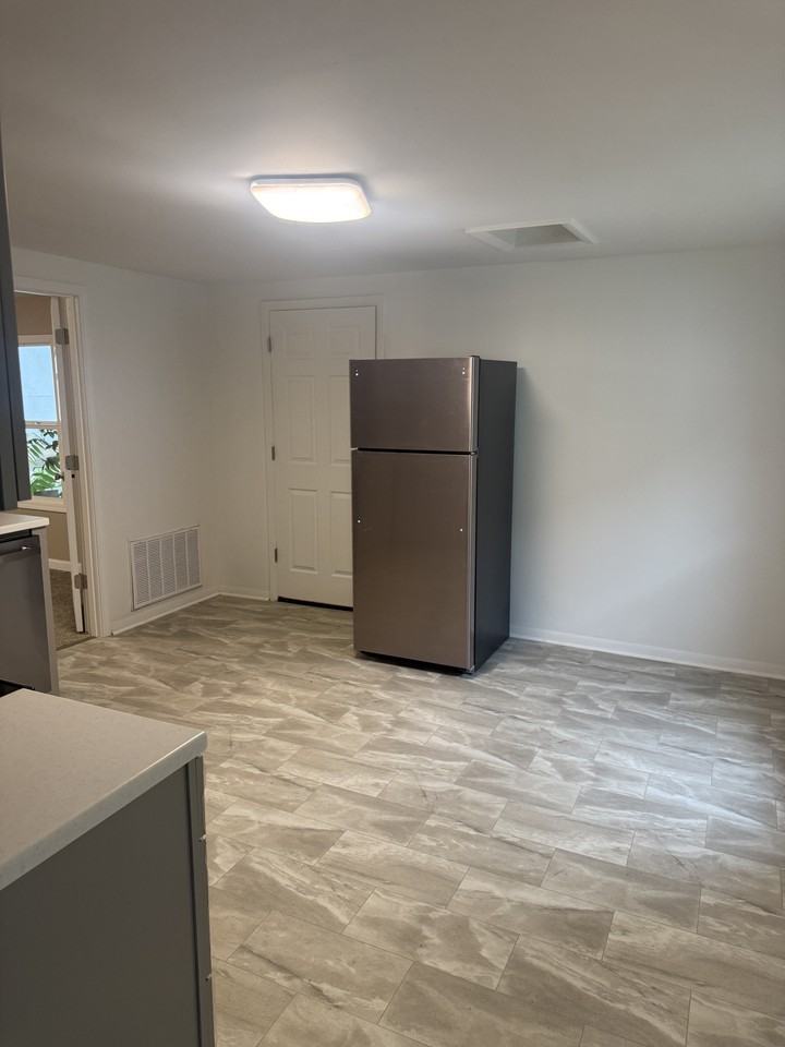 417 W Kansas Ave #NA - Photo 7 of 17