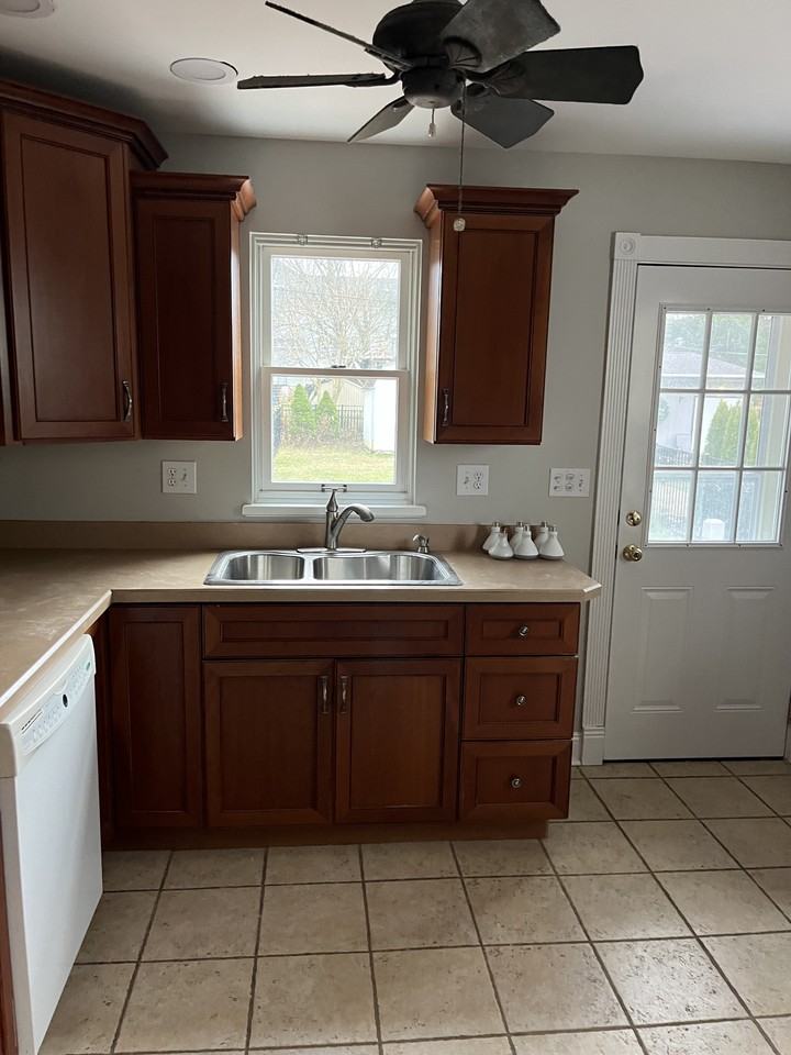 64 Stanhope St #4B - Photo 7 of 10