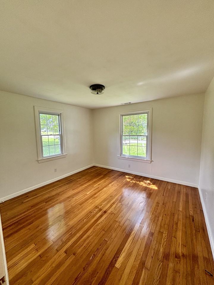 350 W Duncan Ave #NA - Photo 3 of 12