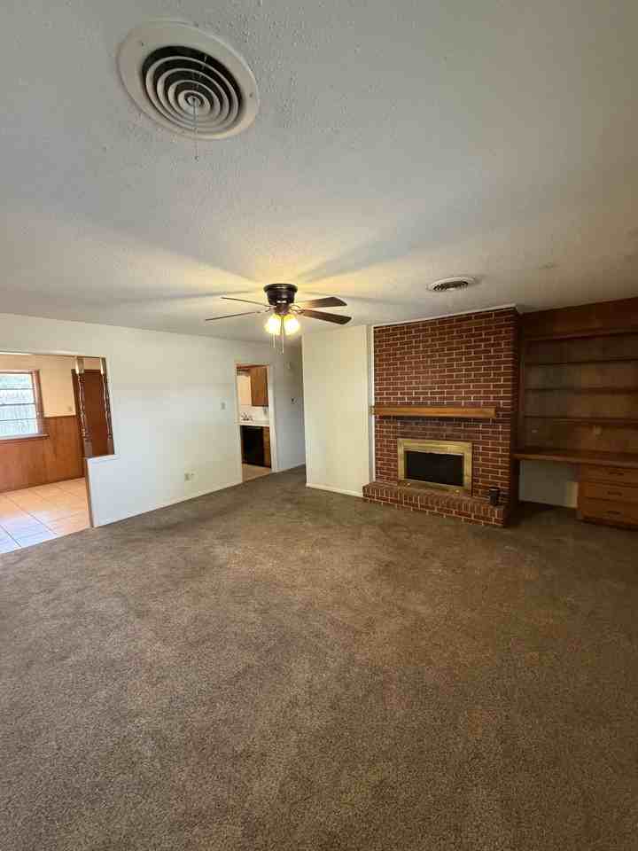 3806 58th St #B - Photo 4 of 13