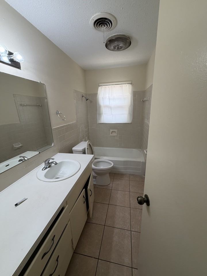 3806 58th St #B - Photo 7 of 13