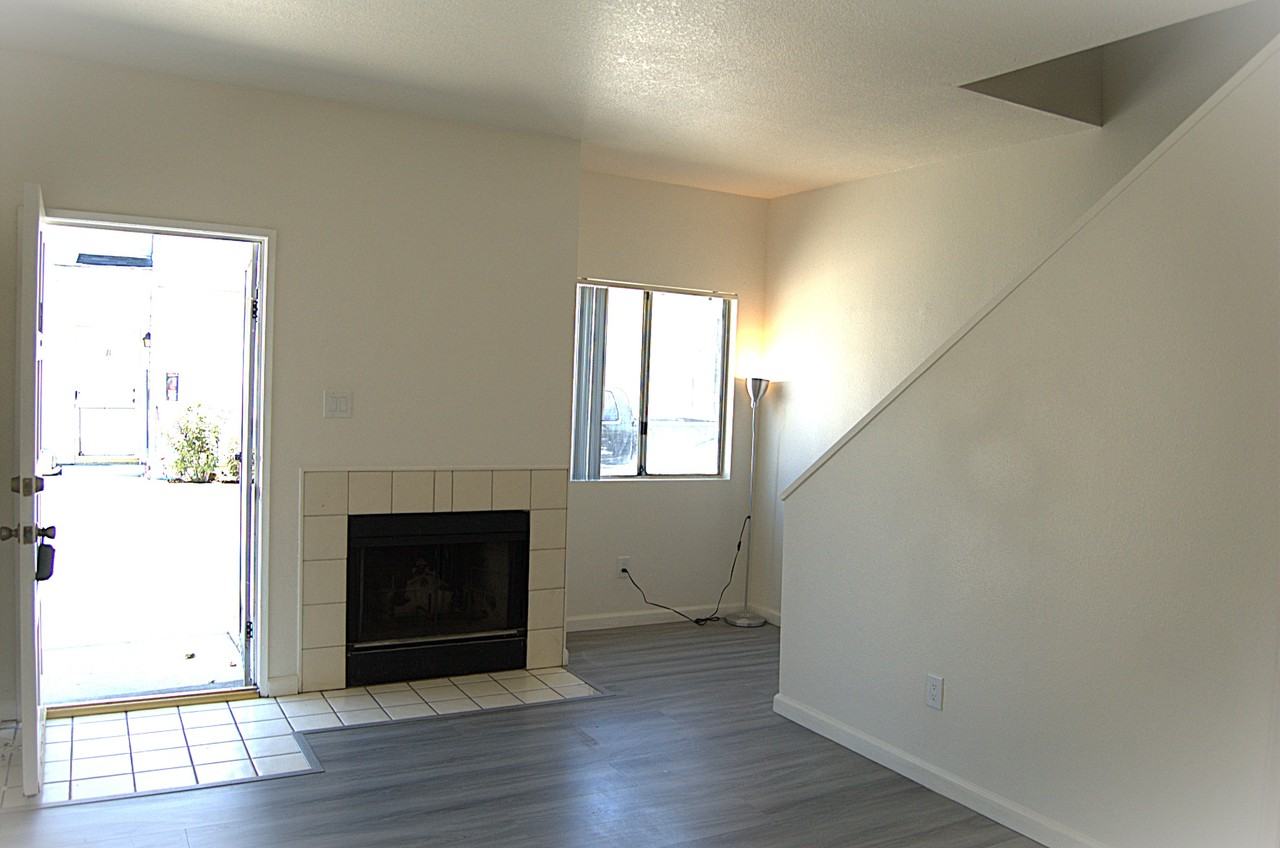 1323 W Palmyra Ave #B - Photo 3 of 14