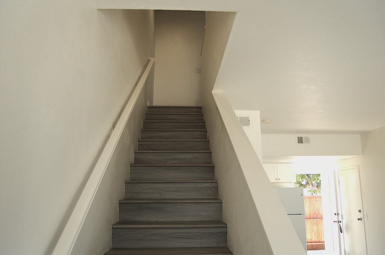 1323 W Palmyra Ave #B - Photo 6 of 14