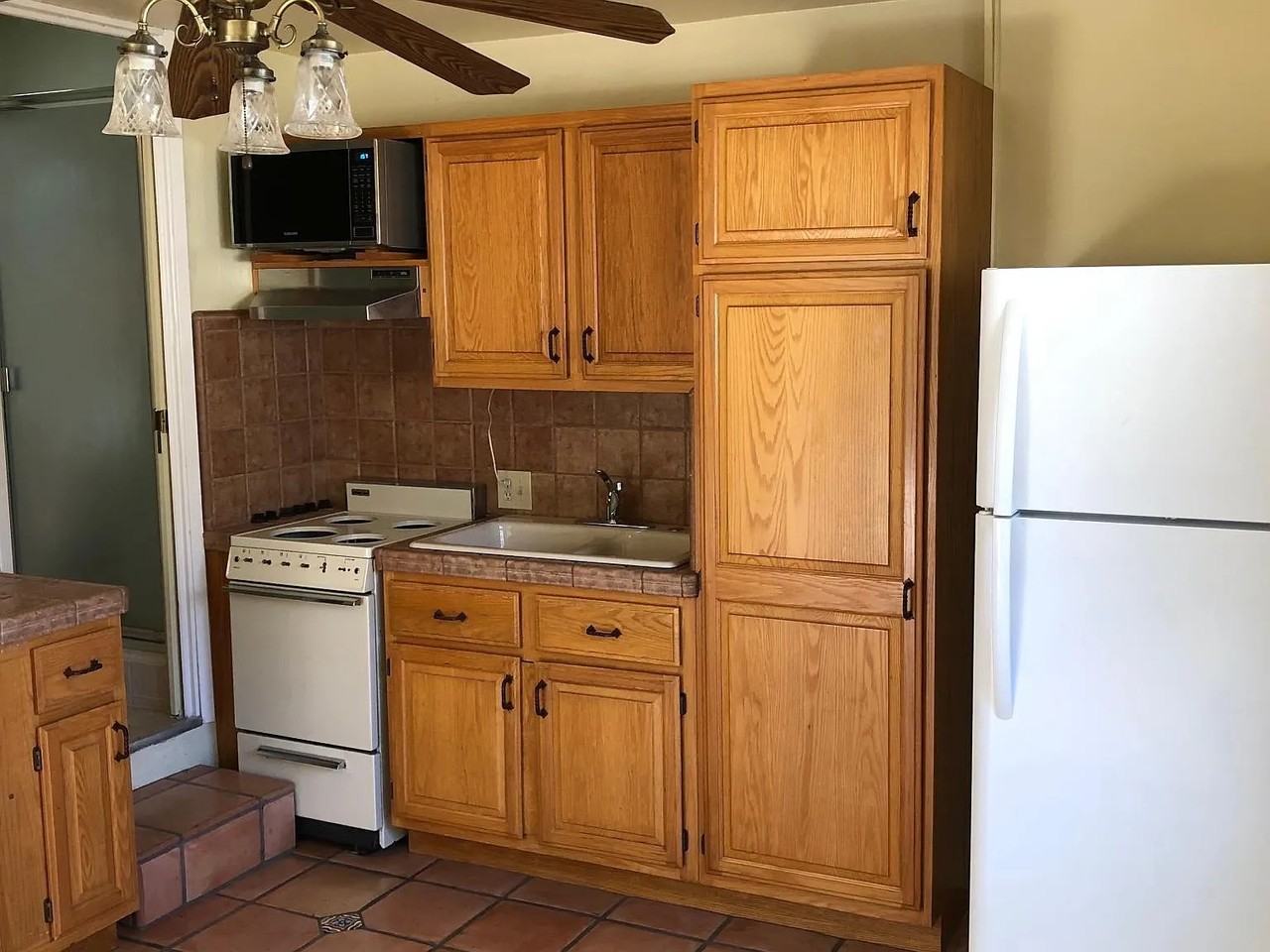 1044 Reed St #2BD - Photo 3 of 12