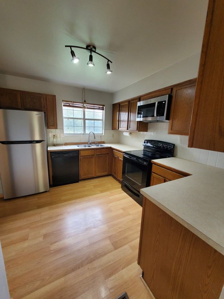 2210 Palm Dr #2210 - Photo 2 of 12