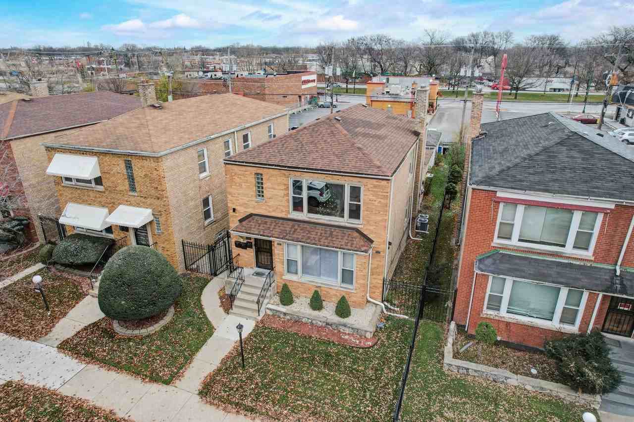 8733 S Harper Ave #2 - Photo 2 of 16