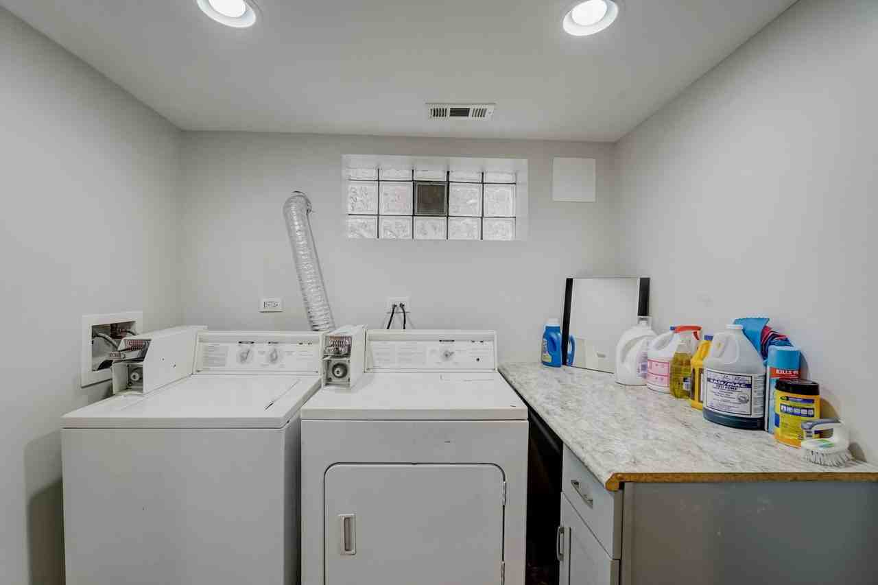 8733 S Harper Ave #2 - Photo 5 of 16