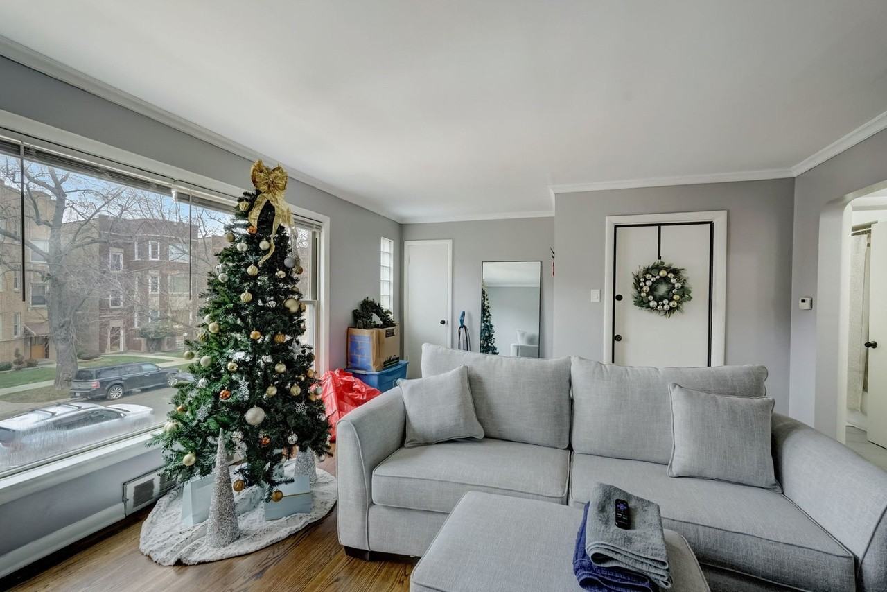 8733 S Harper Ave #2 - Photo 7 of 16