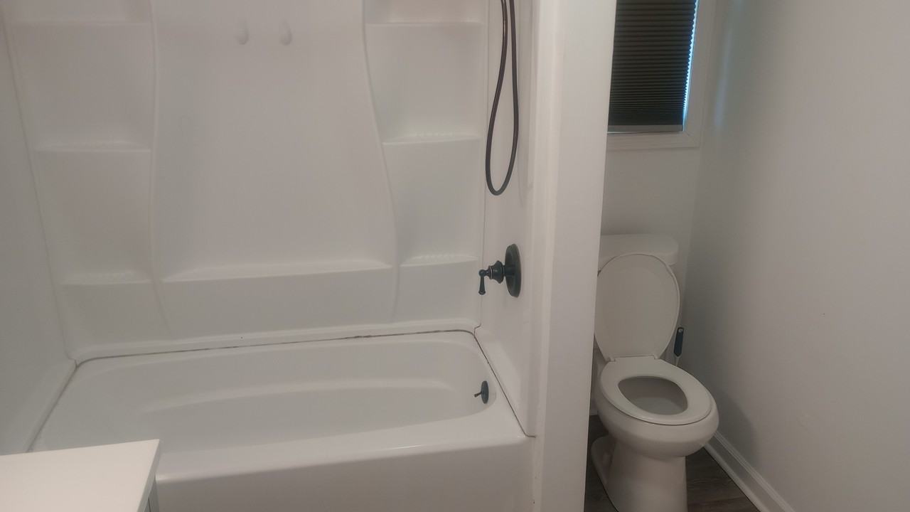 1704 E 7th St #NA - Photo 7 of 21
