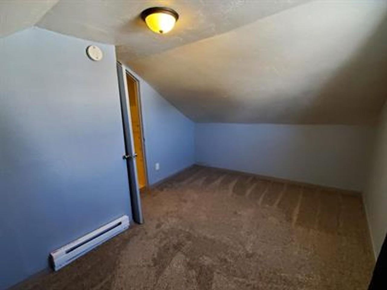 324 2nd St 4 Unit - Photo 2 of 21
