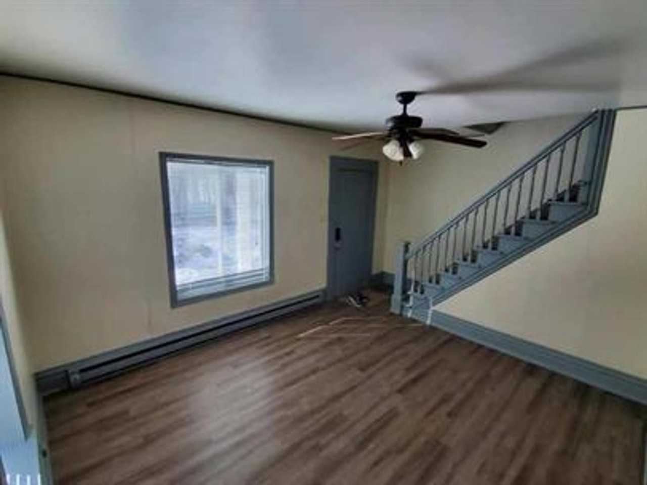 324 2nd St 4 Unit - Photo 3 of 21