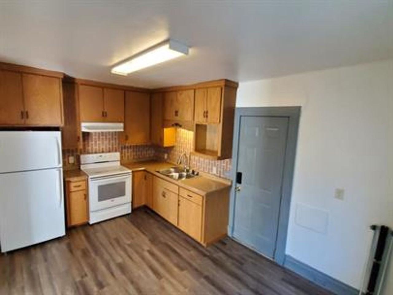 324 2nd St 4 Unit - Photo 6 of 21