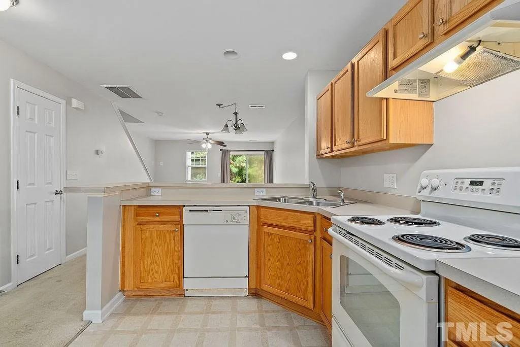 216 Harbor Haven Dr #NA - Photo 4 of 20