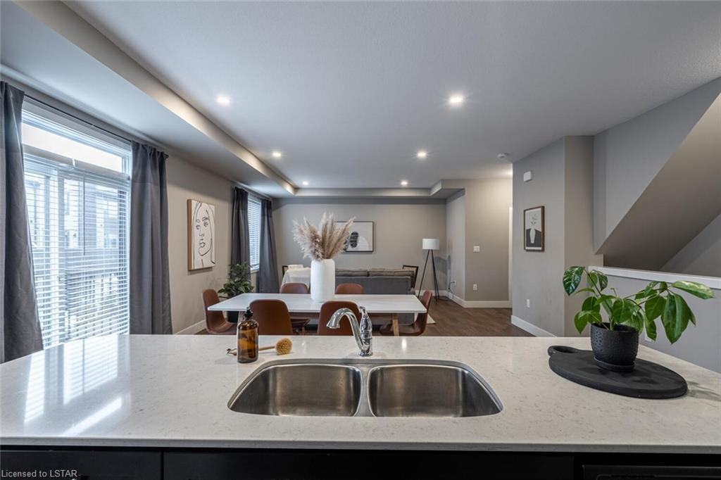 1960 Dalmagarry Road - Photo 5 of 33