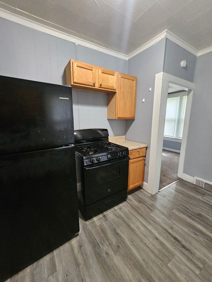 2947 13th Ave. - Photo 3 of 30