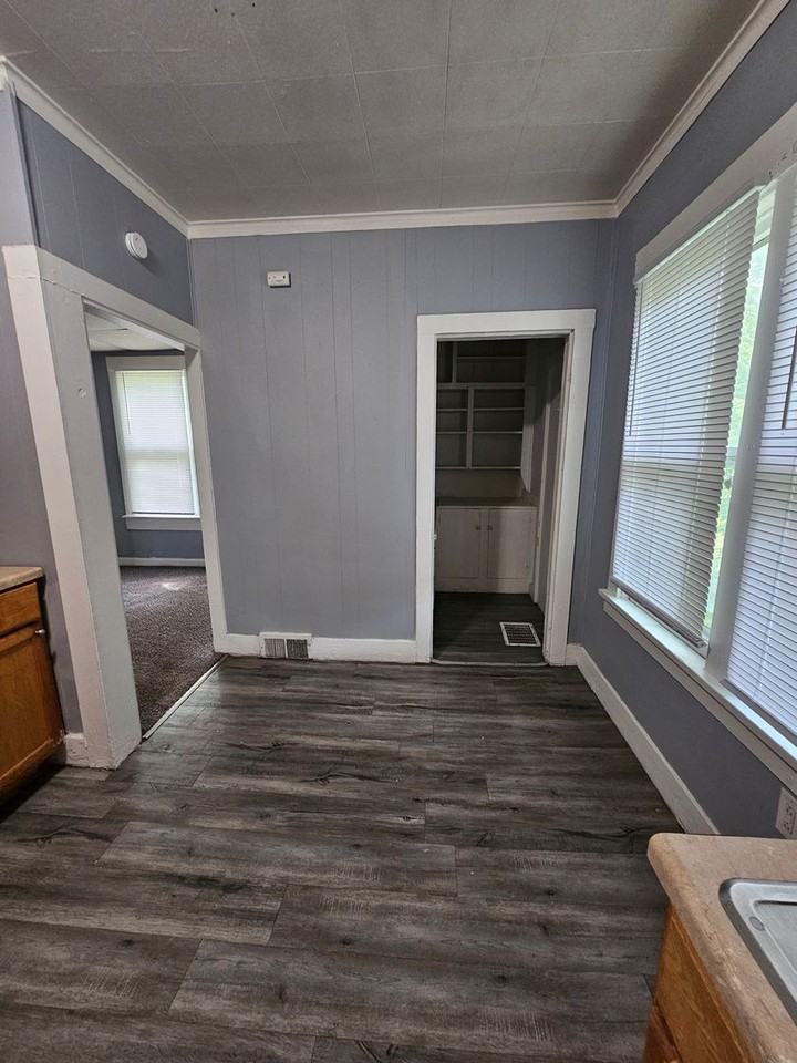 2947 13th Ave. - Photo 4 of 30