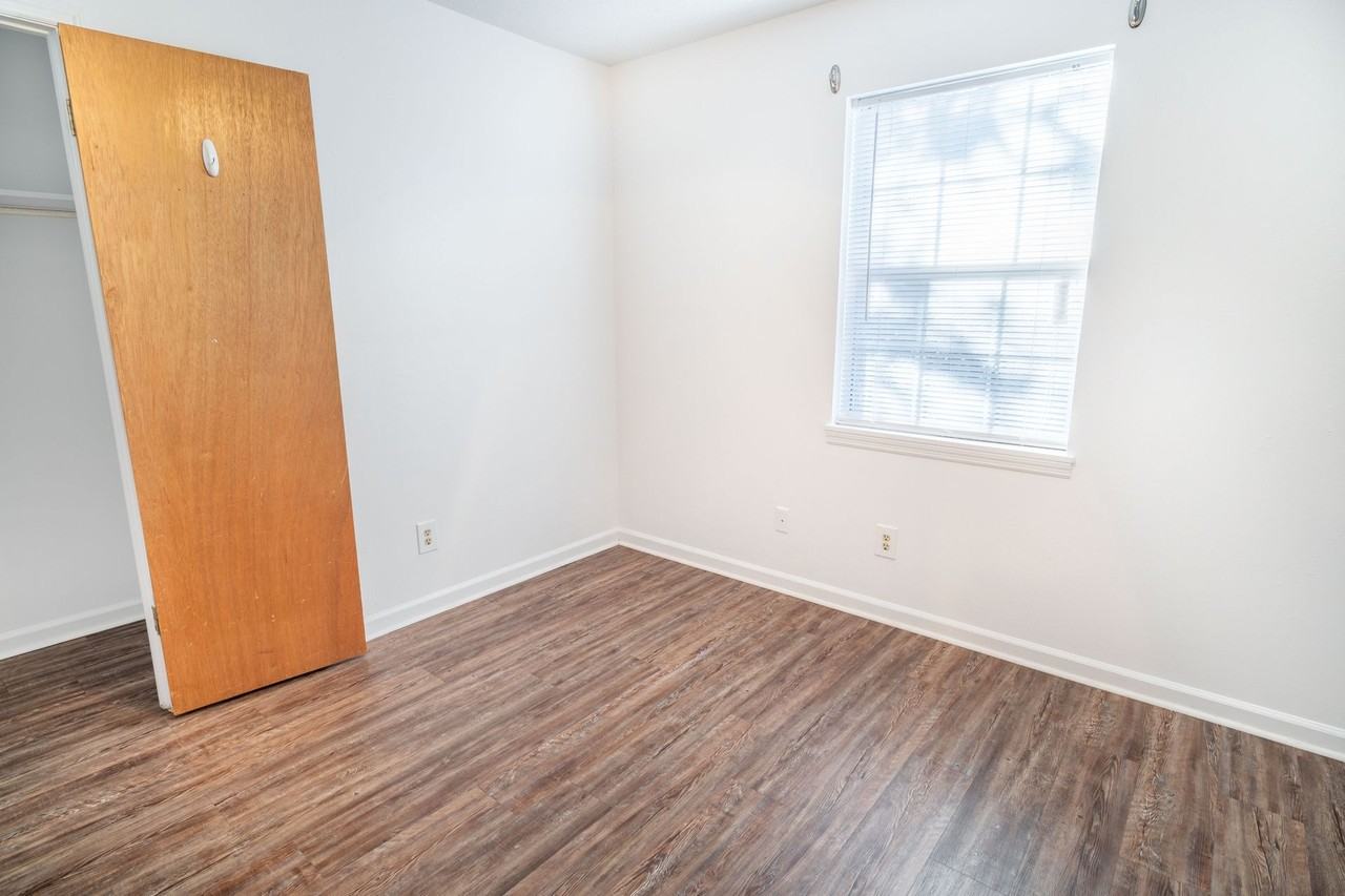 210 Mountain Street NW - Photo 3 of 6