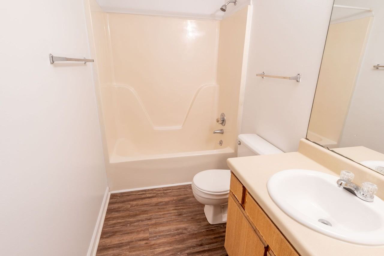 210 Mountain Street NW - Photo 5 of 6