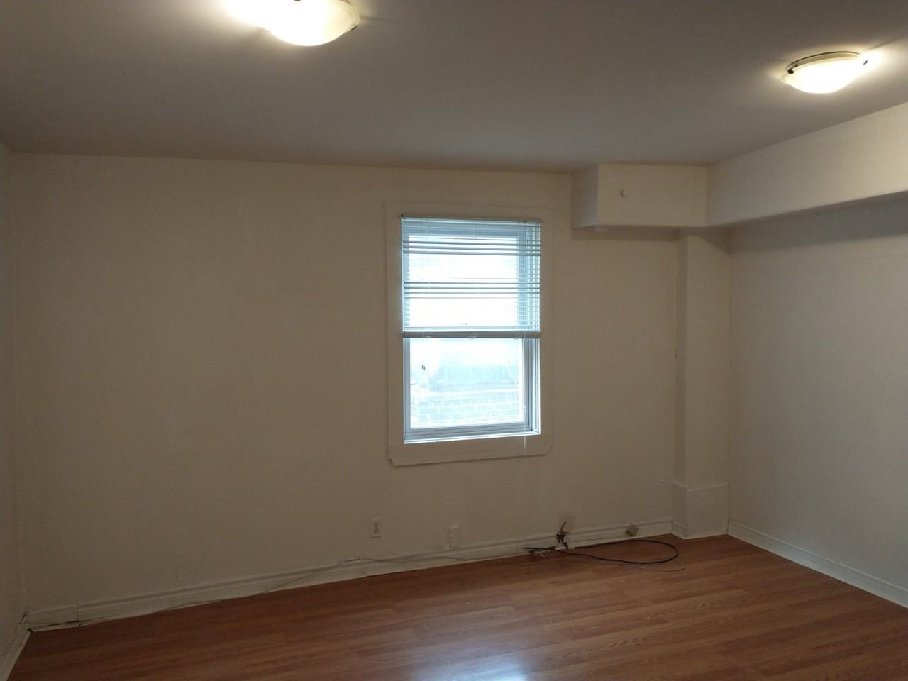 116 Dundas St - Photo 2 of 5