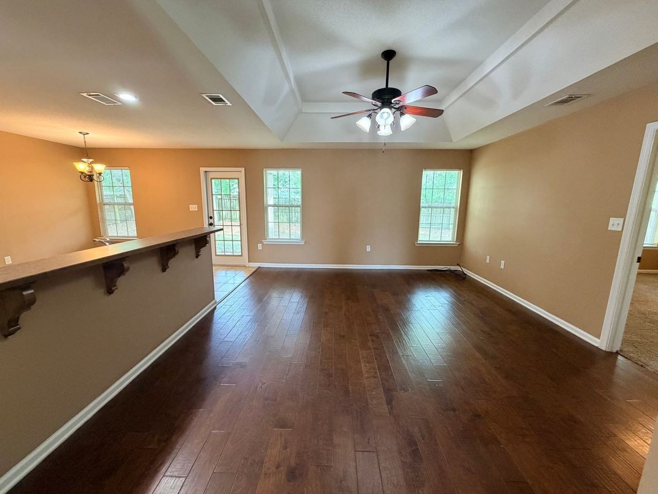4890 Stonewall Cir - Photo 3 of 21