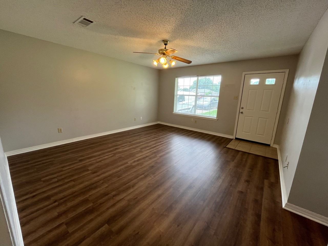 28 Park Cir #1 - Photo 3 of 15