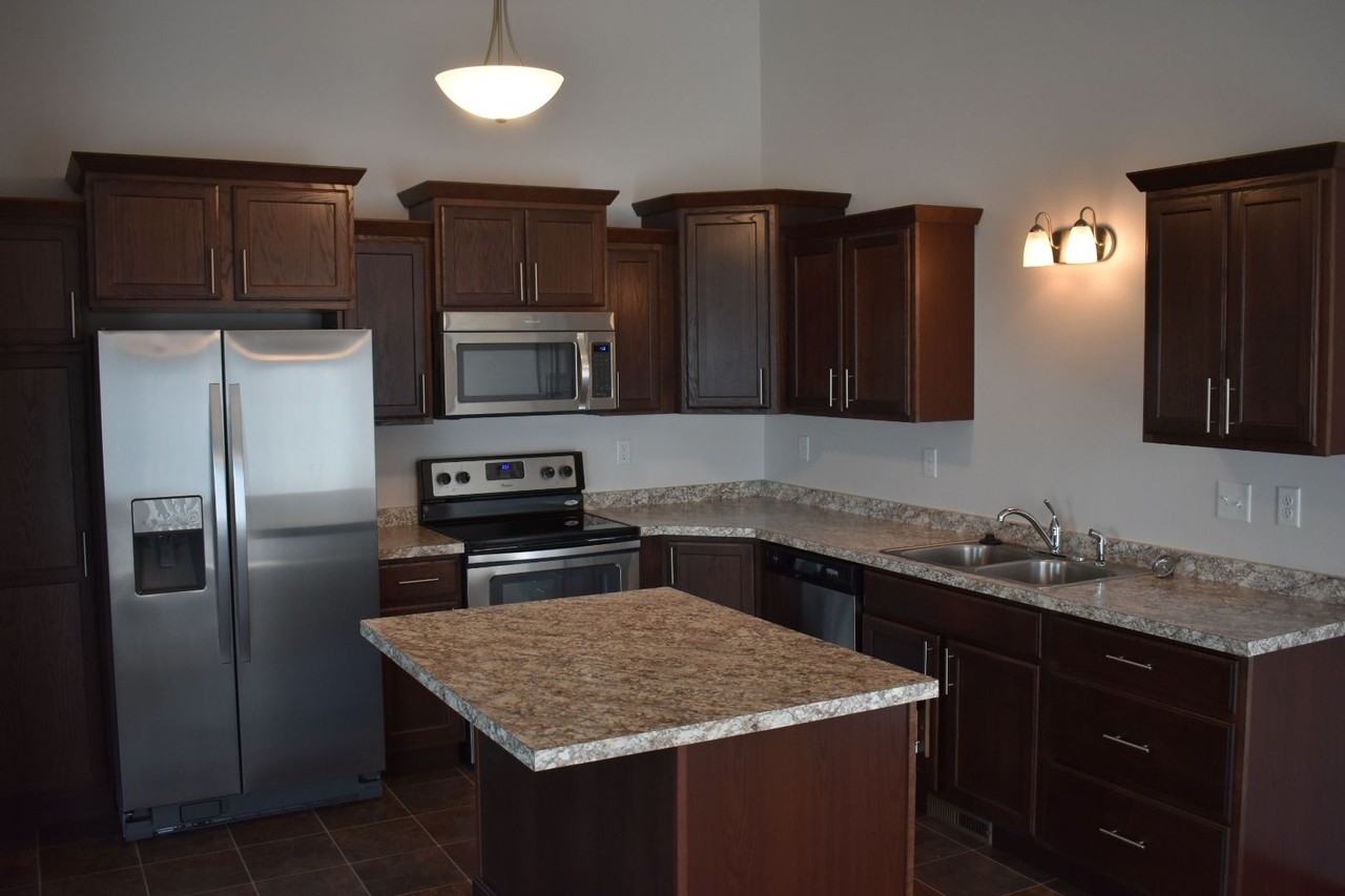 1337 12th St W - Photo 2 of 5