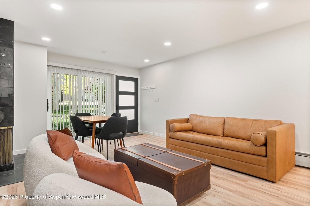 100 E Dean St #1D - Photo 3 of 22